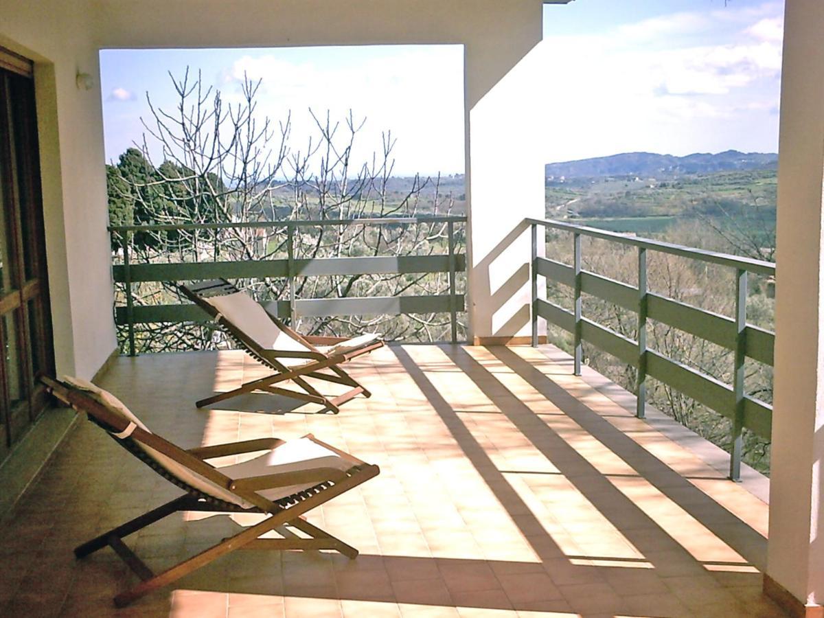 B&B Hollywood Olivadi Exterior photo